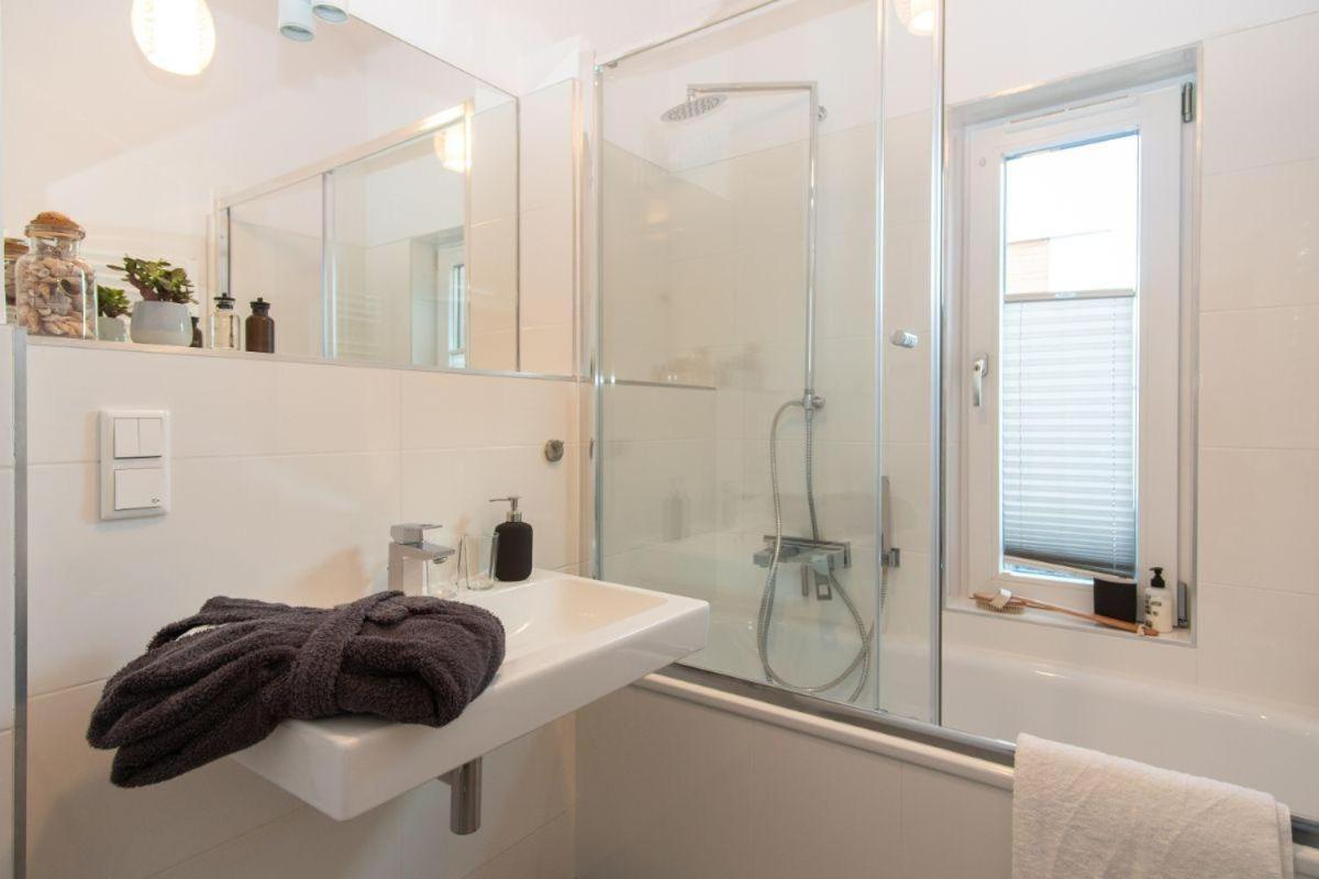 Haus-Wilhelmsplatz-Wohnung-Heimathafen Heiligenhafen Extérieur photo